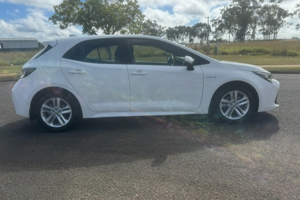 2018 Toyota Corolla ZWE211R Ascent Sport Hybrid Hatch Image 2