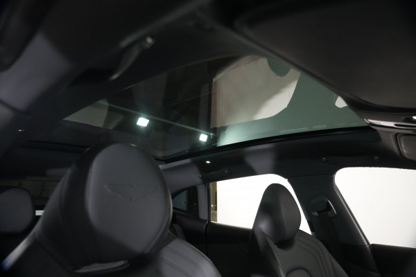 2021 Aston Martin DBX SUV Image 25