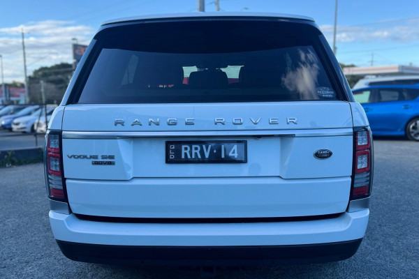 2014 MY14.5 Land Rover Range Rover L405 SDV8 Vogue SE SUV Image 9