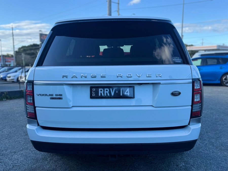 2014 MY14.5 Land Rover Range Rover L405 SDV8 Vogue SE SUV Image 9