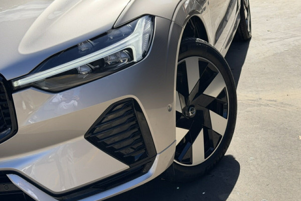 2025 Volvo XC60 UZ Plus T8 Plug-in Hybrid SUV Image 2