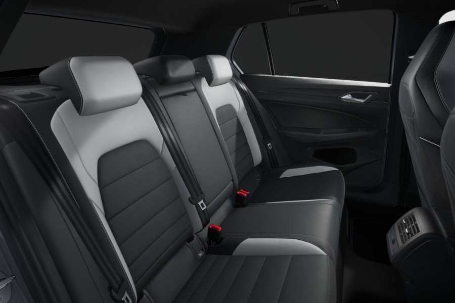 2026 Volkswagen Golf 8.5 110TSI R-Line Hatch