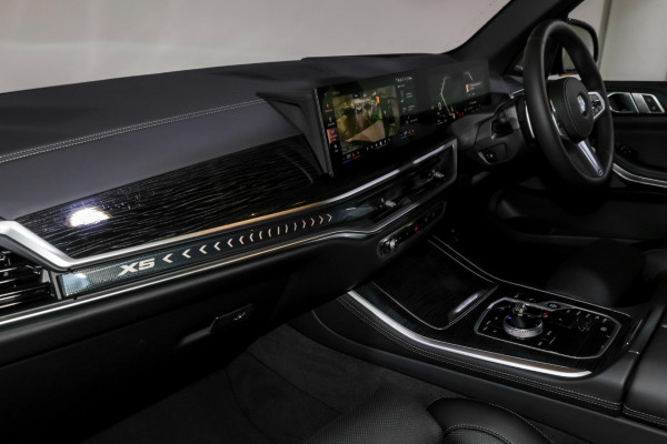 2026 BMW X5 G05 LCI xDrive30d M Sport SUV image 9