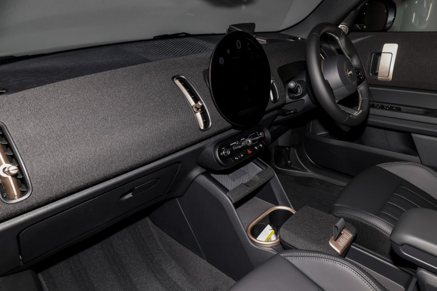 2025 MINI Countryman U25 C Favoured SUV