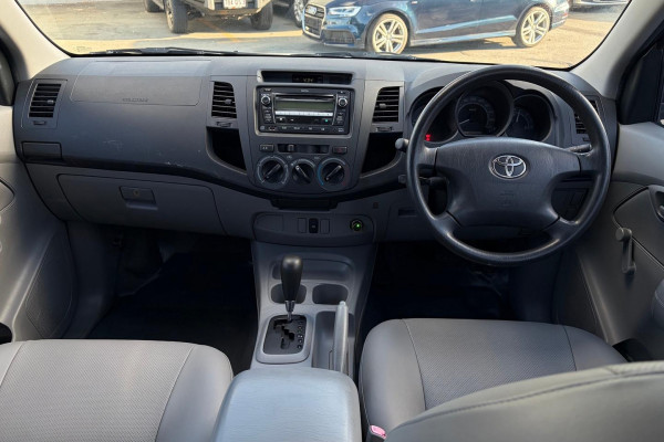2009 MY10 Toyota HiLux TGN16R WorkMate Ute Image 12