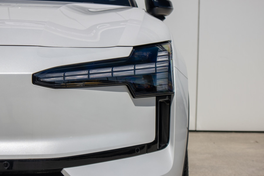 2025 Volvo EX30  Single Motor Extended Range Plus SUV Image 17