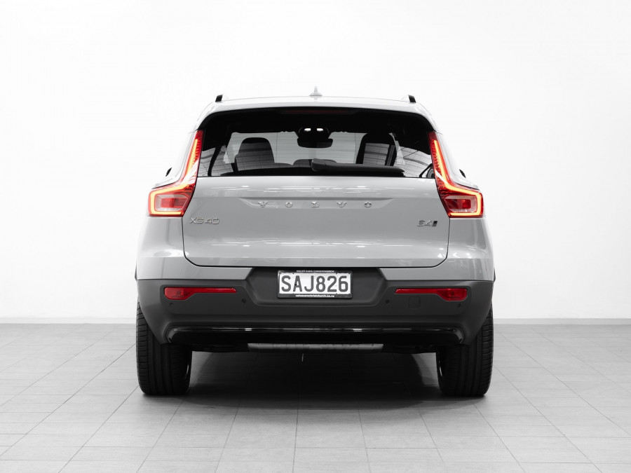 2026 Volvo XC40 XZ Ultra B4 Dark SUV Image 7