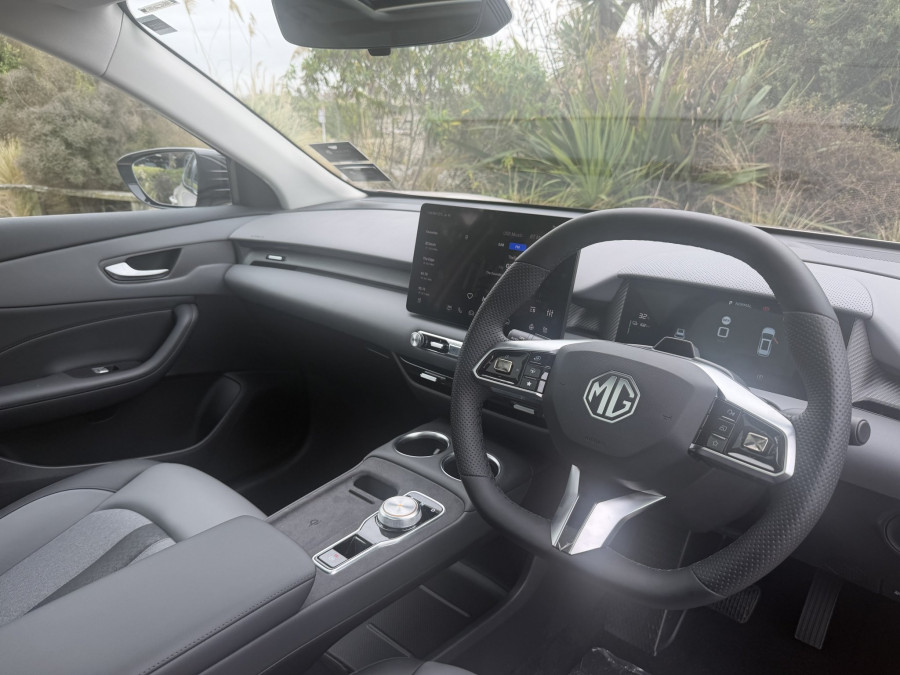 2026 MG MGS5 EV ZS3EM Essence 49 SUV Image 6