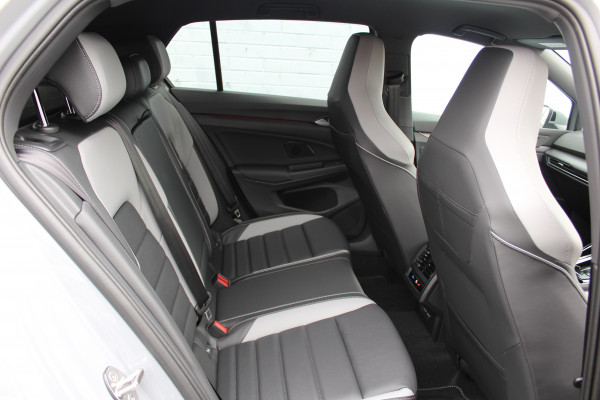 2025 Volkswagen Golf 8.5 110TSI R-Line Hatch Image 13