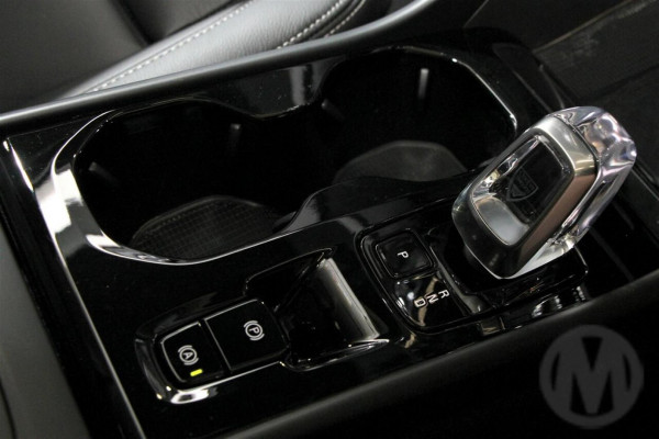 2026 Volvo XC40 XZ Ultra B4 Bright SUV Image 15