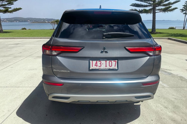 2023 Mitsubishi Outlander ZM LS SUV Image 6