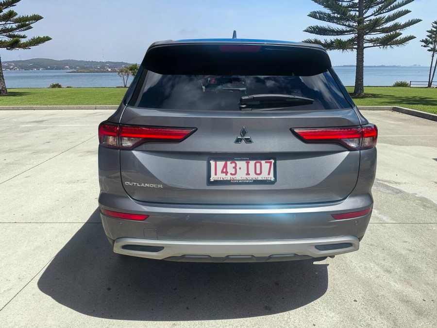 2023 Mitsubishi Outlander ZM LS SUV Image 6