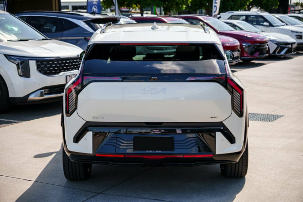 2025 Kia EV3 SV GT-Line SUV Image 3