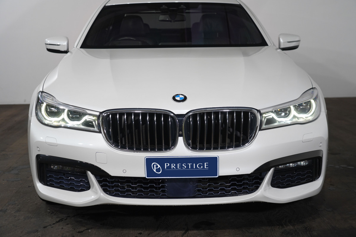 2016 BMW 7 40i Sedan Image 3