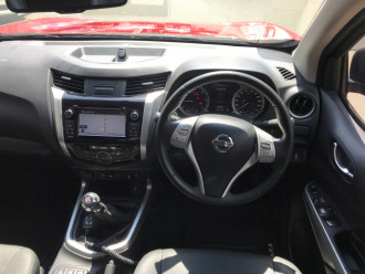 2015 Nissa Navara D23 STX Crew cab
