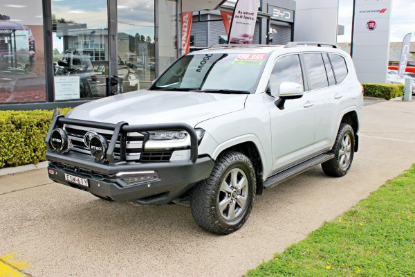 2022 Toyota LandCruiser FJA300R VX SUV Image 1