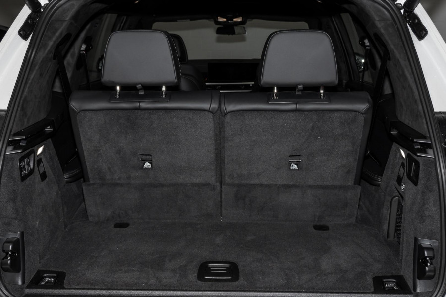 2025 BMW X7 G07 LCI M60i SUV