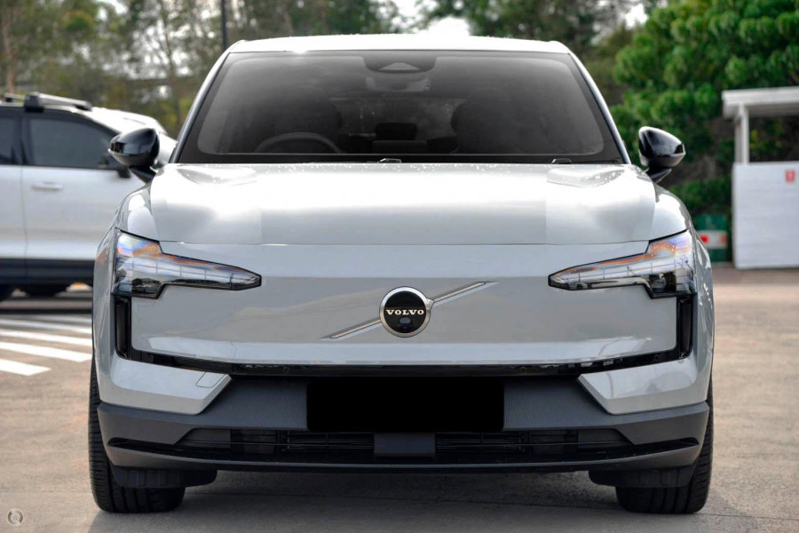 2024 Volvo EX30  Twin Motor Performance Ultra SUV Image 2