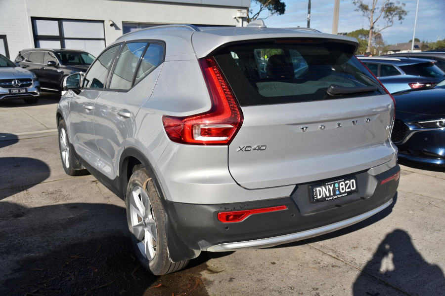 2025 Volvo XC40 XZ Plus B4 SUV Image 5