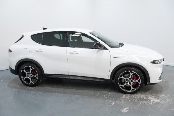 2023 Alfa Romeo Tonale Veloce SUV Image 6