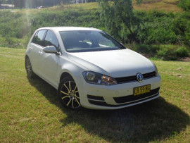 Volkswagen Golf 90TSI 7