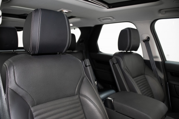 2023 Land Rover Discovery Series 5 D300 S SUV Image 4