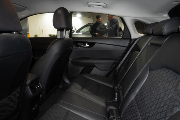 2021 MY1  Kia Cerato BD Sport+ Hatch image 9