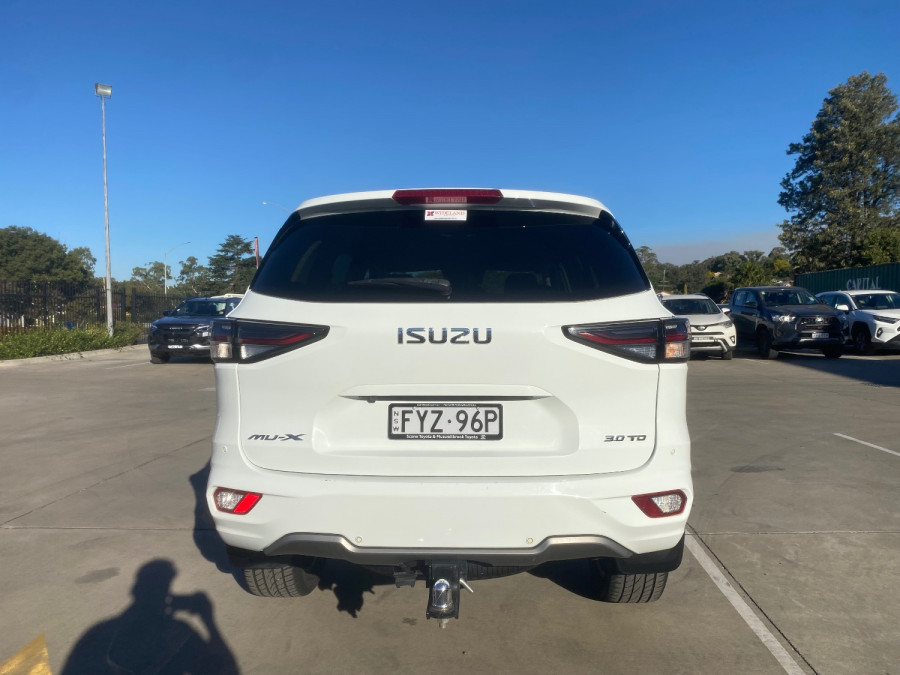 2021 Isuzu MU-X RJ LS-T SUV Image 6