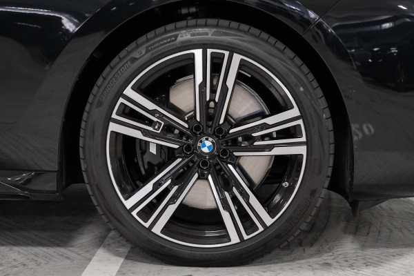 2026 BMW 7 Series G70 740i M Sport Sedan image 23