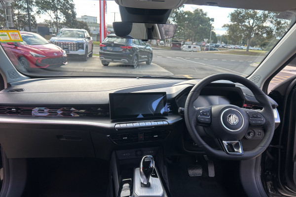 2025 MG MG5 MG5DCTESSE25 Essence Sedan Image 8