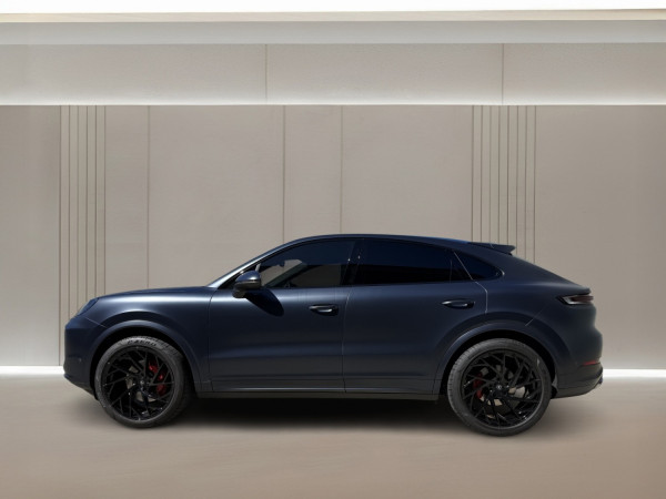 2024 Porsche Cayenne SUV image 3