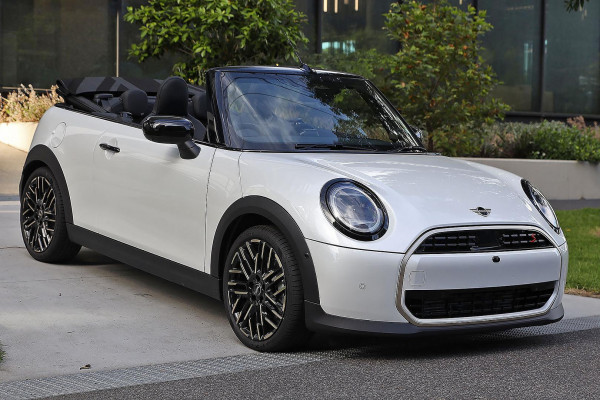 MINI Cooper S Favoured F67