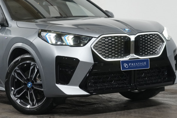 2025 BMW iX2 xDrive30 M Sport SUV Image 2