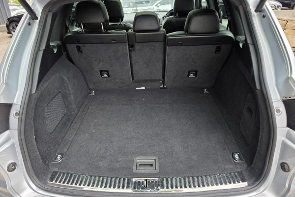 2016 MY17 Porsche Cayenne 92A Platinum Edition SUV Image 23