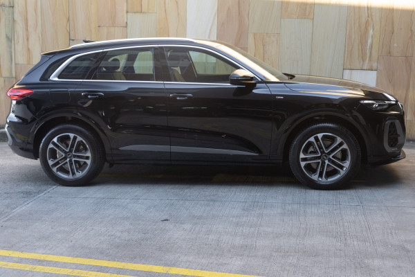 2025 Audi Q5 GU TFSI 150kW SUV image 3