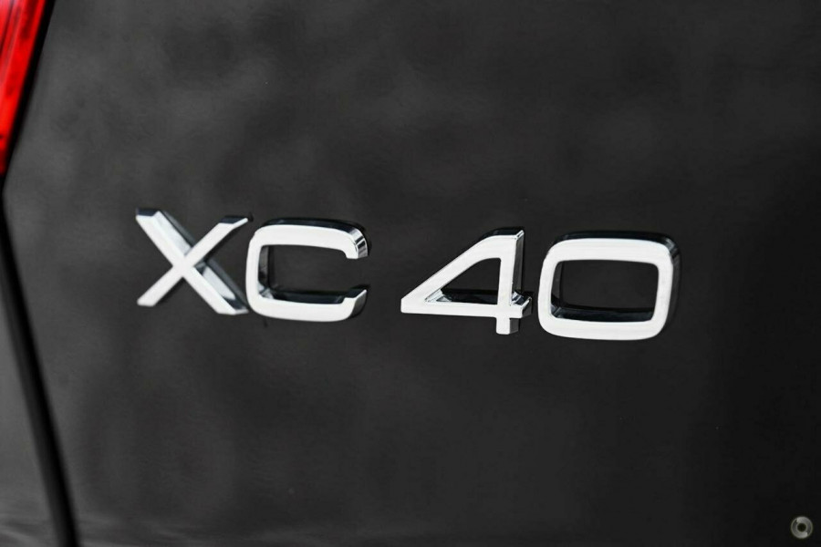 2024 MY25 Volvo XC40 XZ Ultra B4 Bright SUV Image 9
