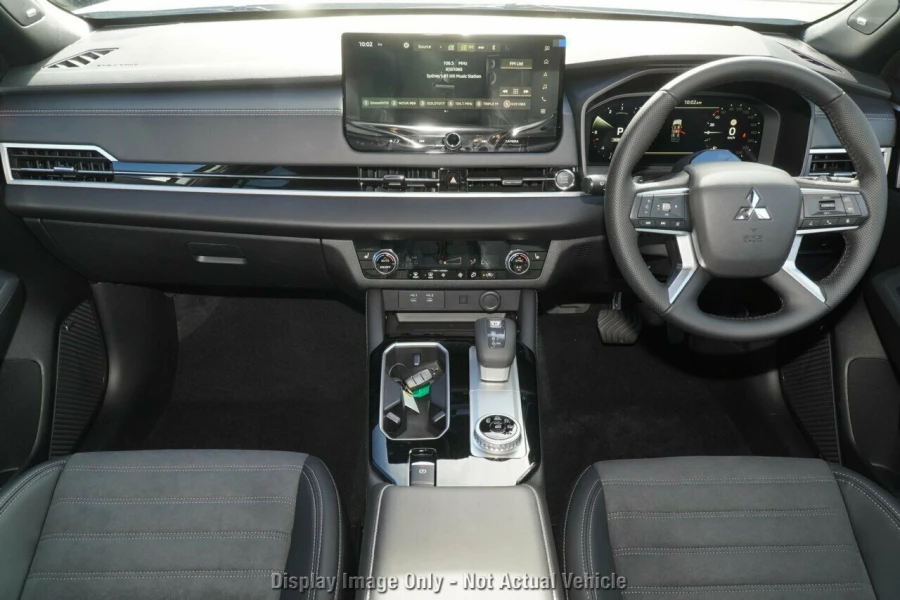 2026 Mitsubishi Outlander ZM Black Edition SUV Image 5