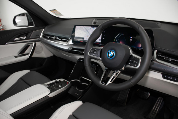 2026 BMW iX1 U11 xDrive30 M Sport SUV image 6