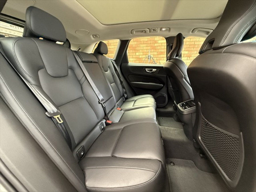 2023 Volvo XC60 UZ Plus B5 SUV Image 11