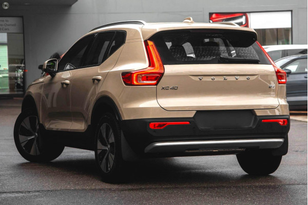 2024 MY25 Volvo XC40 XZ Plus B4 SUV Image 4