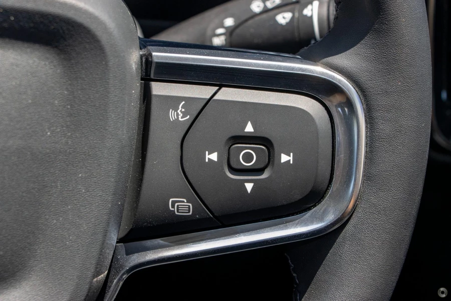 2025 MY26 Volvo XC40 XZ Plus B4 SUV Image 12