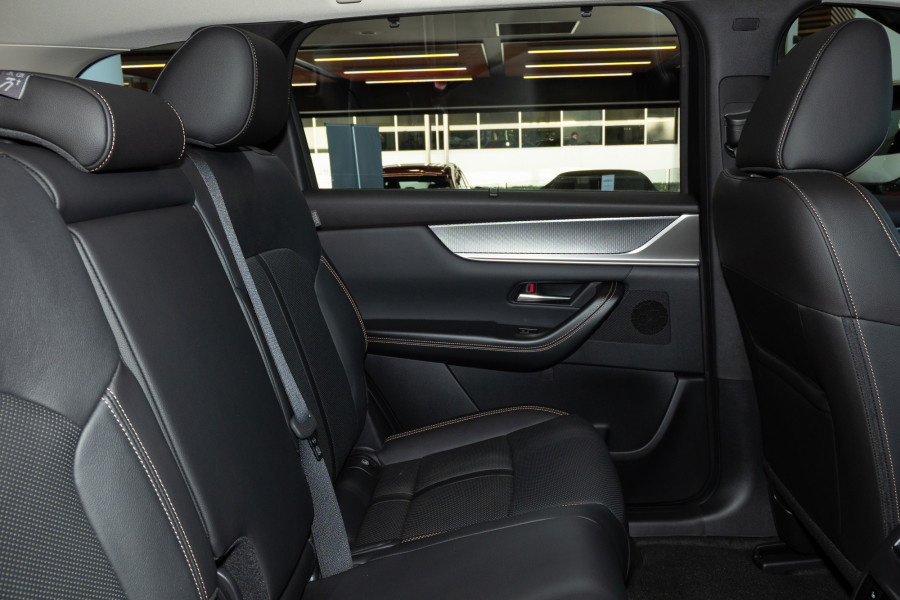 2025 Mazda CX-80 KL P50e GT SUV Image 8