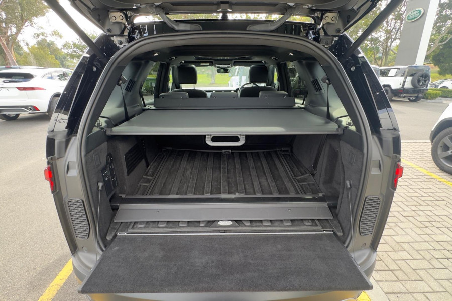 2025 Land Rover Discovery Series 5 D350 S SUV