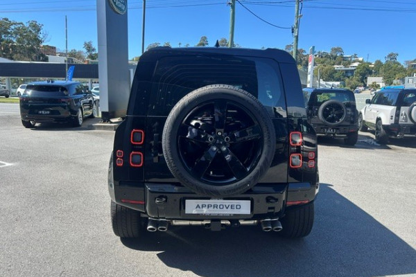 2026 Land Rover Defender L663 110 P425 X-Dynamic SE SUV Image 5
