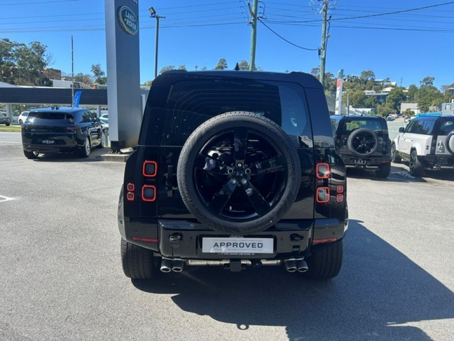 2026 Land Rover Defender L663 110 P425 X-Dynamic SE SUV Image 5