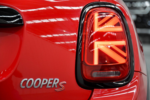 2020 MINI Cooper F55 LCI Cooper S Paddy Hopkirk Edition Hatch image 29