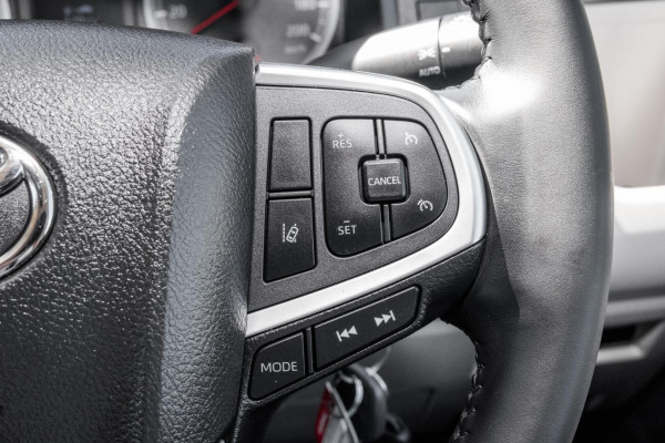 2024 Toyota HiAce GDH300R  Van Image 13