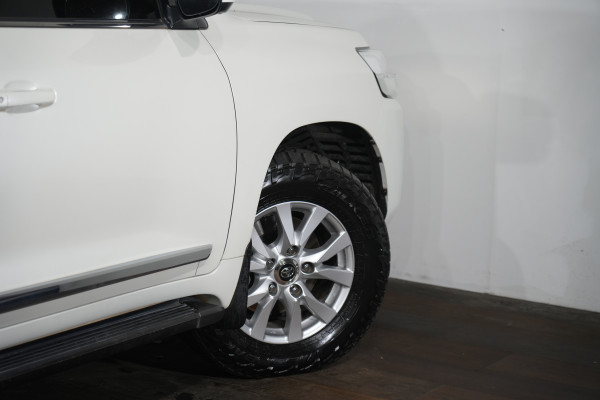 2018 Toyota LandCruiser Sahara SUV