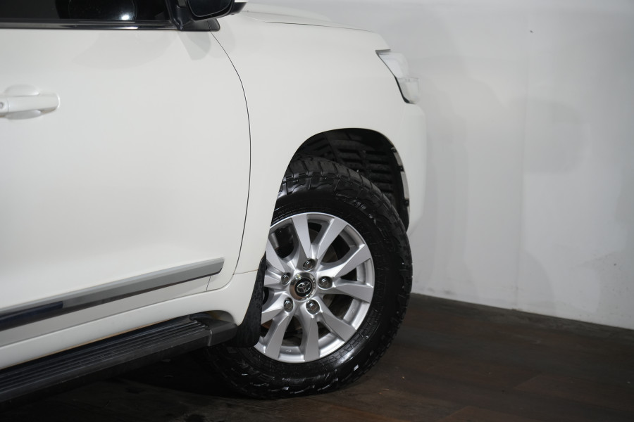 2018 Toyota LandCruiser Sahara SUV