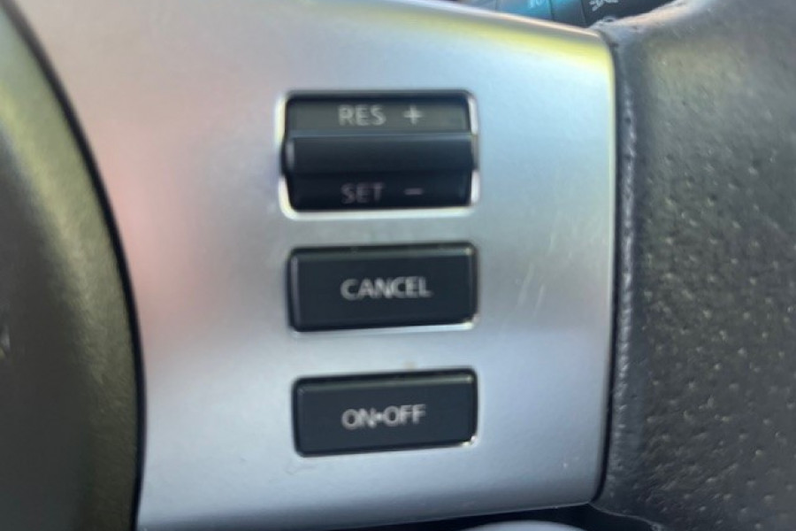 2013 Nissan Navara D40 Series 5 ST-X 550 4x4 D/C Pickup Ute Image 32